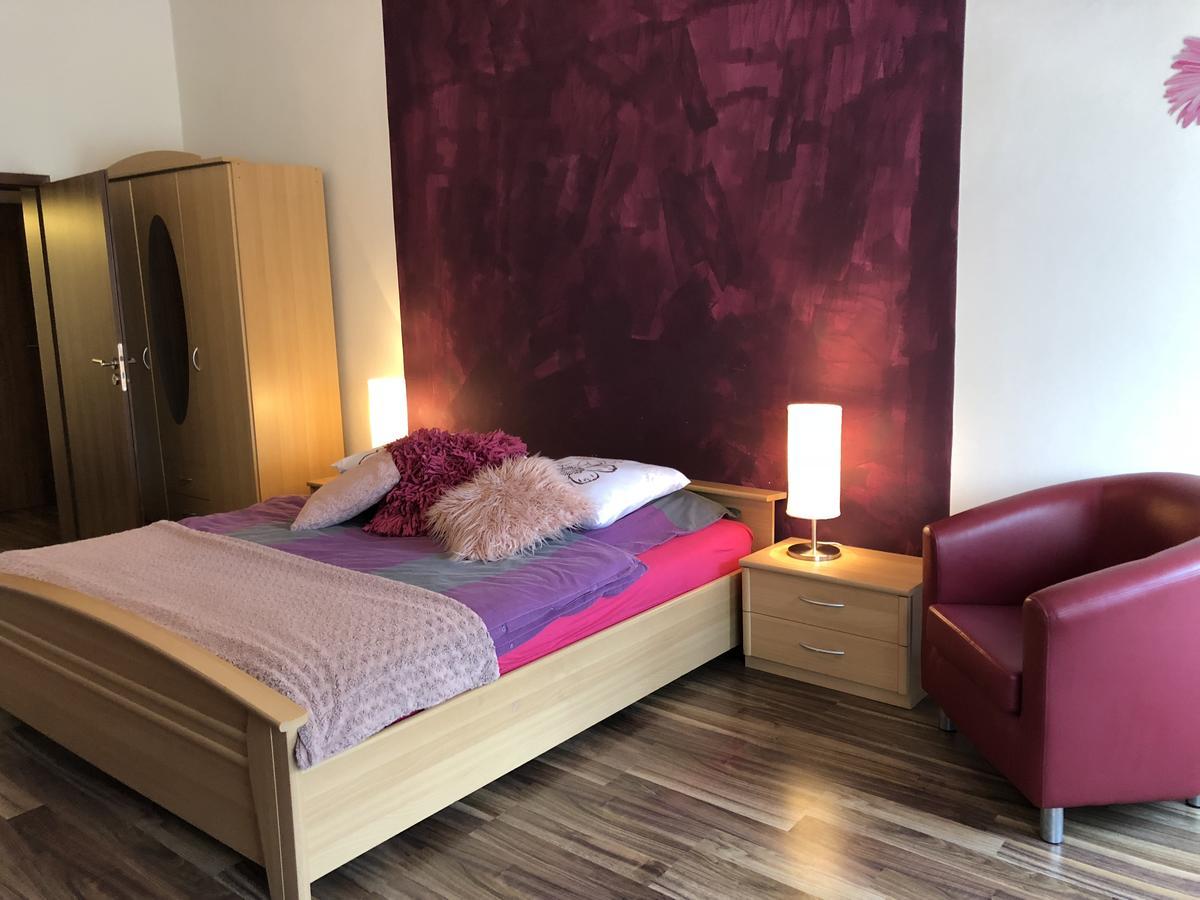 Apartmany Galeta カルロヴィ・ヴァリ エクステリア 写真